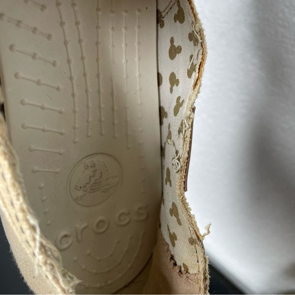 Crocs Mickey Mouse Tan Slip On Loafer Size 10 - Picture 5 of 7